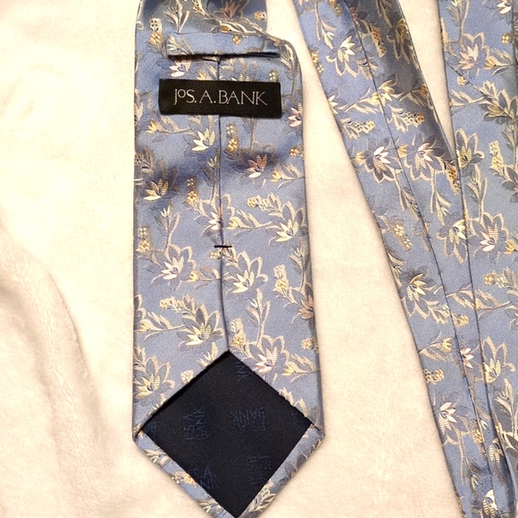 Jos.A.Bank Silk Tie - Picture 2 of 5